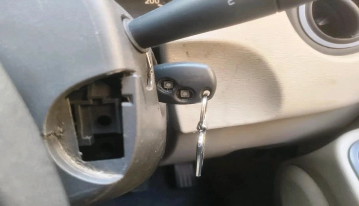 2014 Nissan Terrano XV D THP 110 PS, Diesel, Manual, 65,257 km, interior