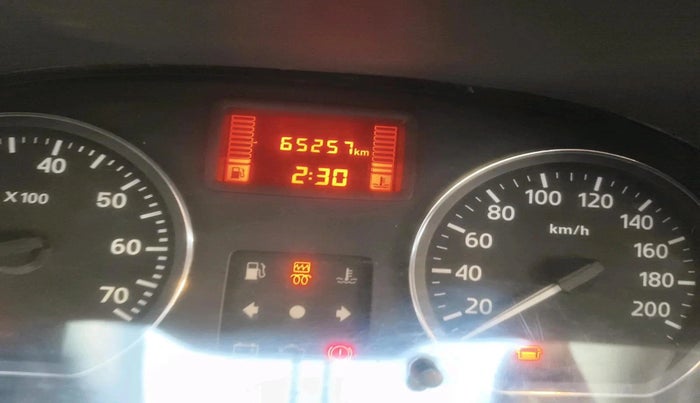 2014 Nissan Terrano XV D THP 110 PS, Diesel, Manual, 65,257 km, interior