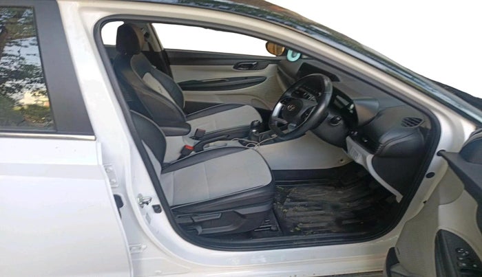 2023 Hyundai NEW I20 ASTA (O) 1.2 MT, Petrol, Manual, 41,915 km, interior
