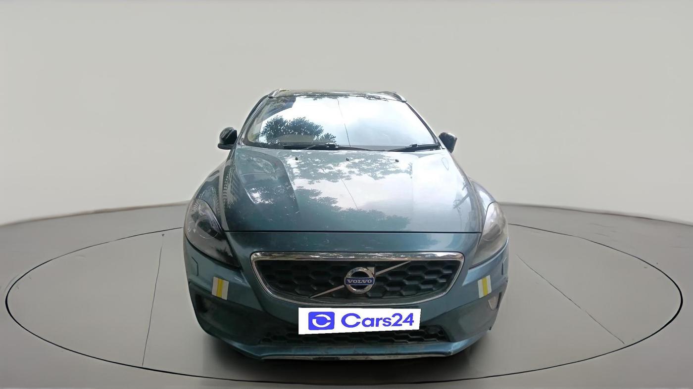 2013 Volvo V40 Cross Country D3, Diesel, Automatic, 1,60,592 km, exterior