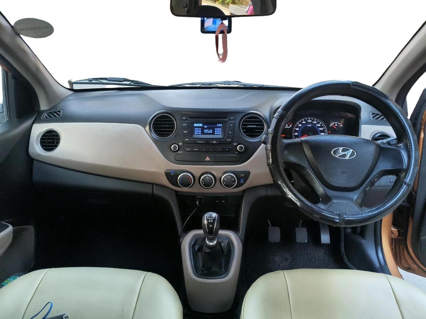 2013 Hyundai Grand i10 SPORTZ 1.1 CRDI, Diesel, Manual, 99,242 km, interior