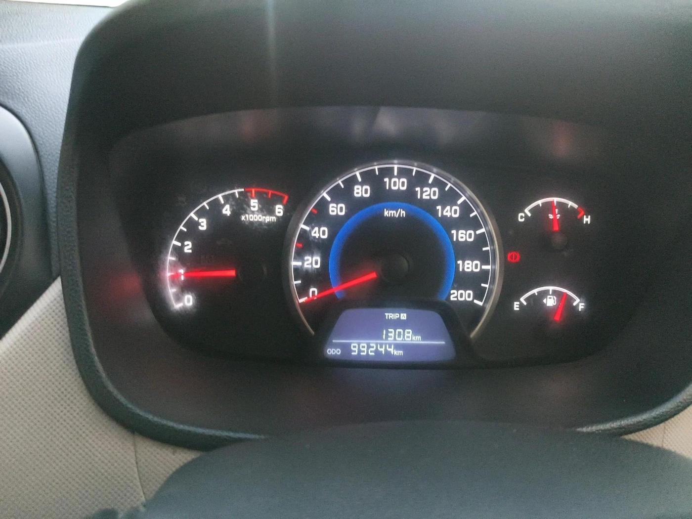 2013 Hyundai Grand i10 SPORTZ 1.1 CRDI, Diesel, Manual, 99,242 km, interior