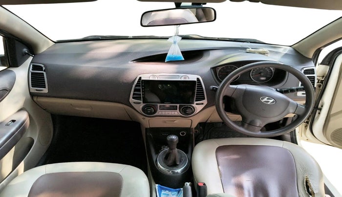 2010 Hyundai i20 MAGNA 1.2, Petrol, Manual, 92,674 km, interior