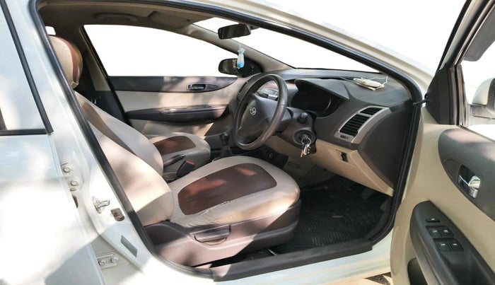 2010 Hyundai i20 MAGNA 1.2, Petrol, Manual, 92,674 km, interior