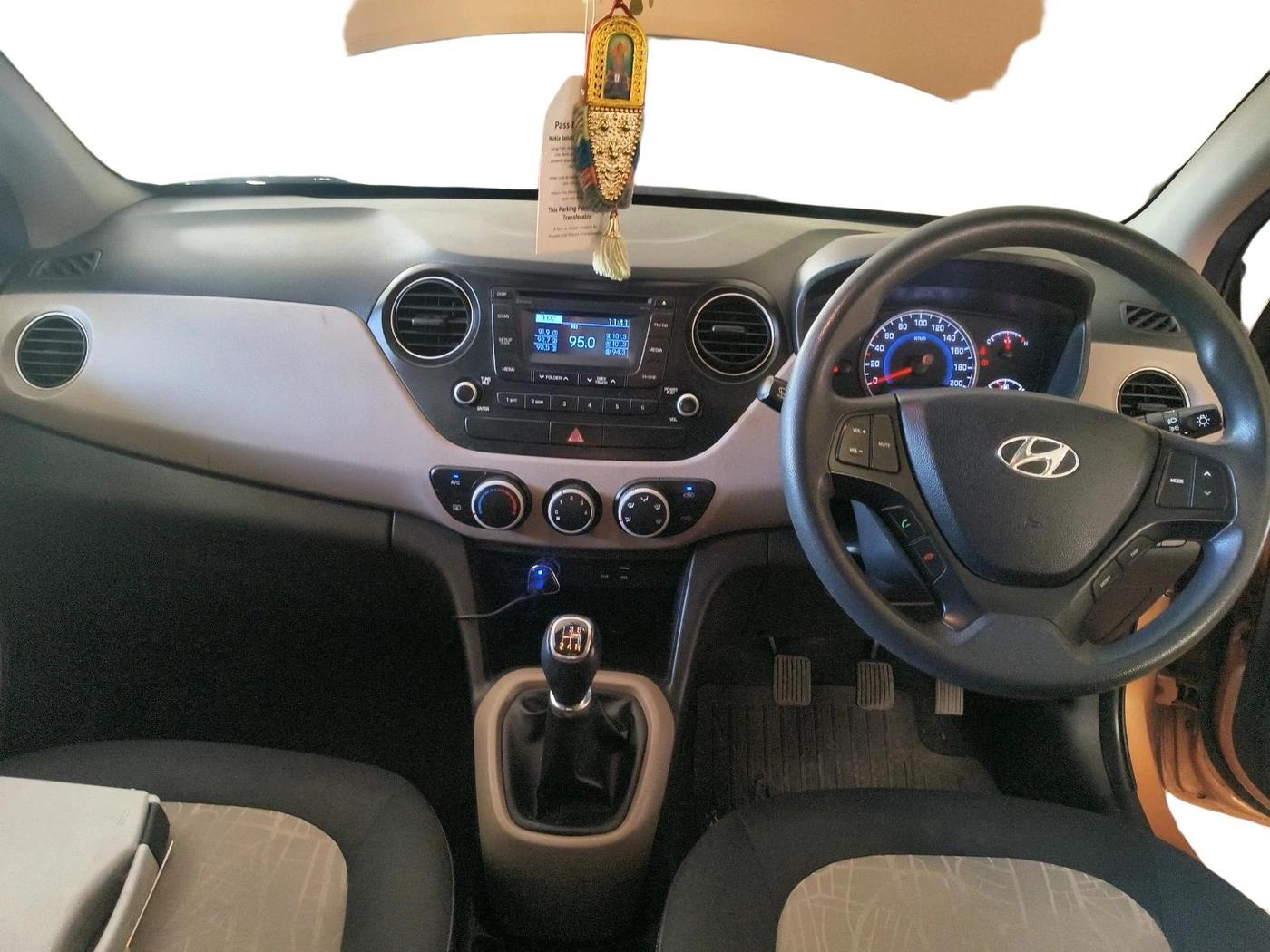 2015 Hyundai Grand i10 SPORTZ 1.2 KAPPA VTVT, Petrol, Manual, 57,676 km, interior
