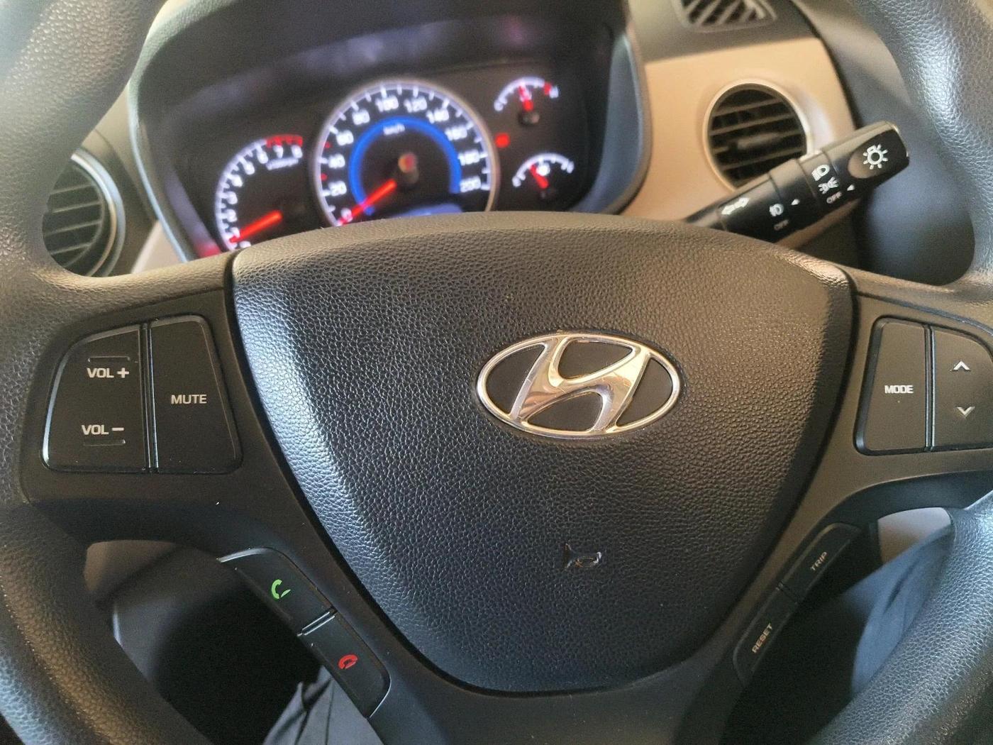 2015 Hyundai Grand i10 SPORTZ 1.2 KAPPA VTVT, Petrol, Manual, 57,676 km, interior