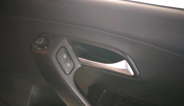 2020 Volkswagen Polo COMFORTLINE PLUS 1.0L MPI, Petrol, Manual, 63,016 km, interior