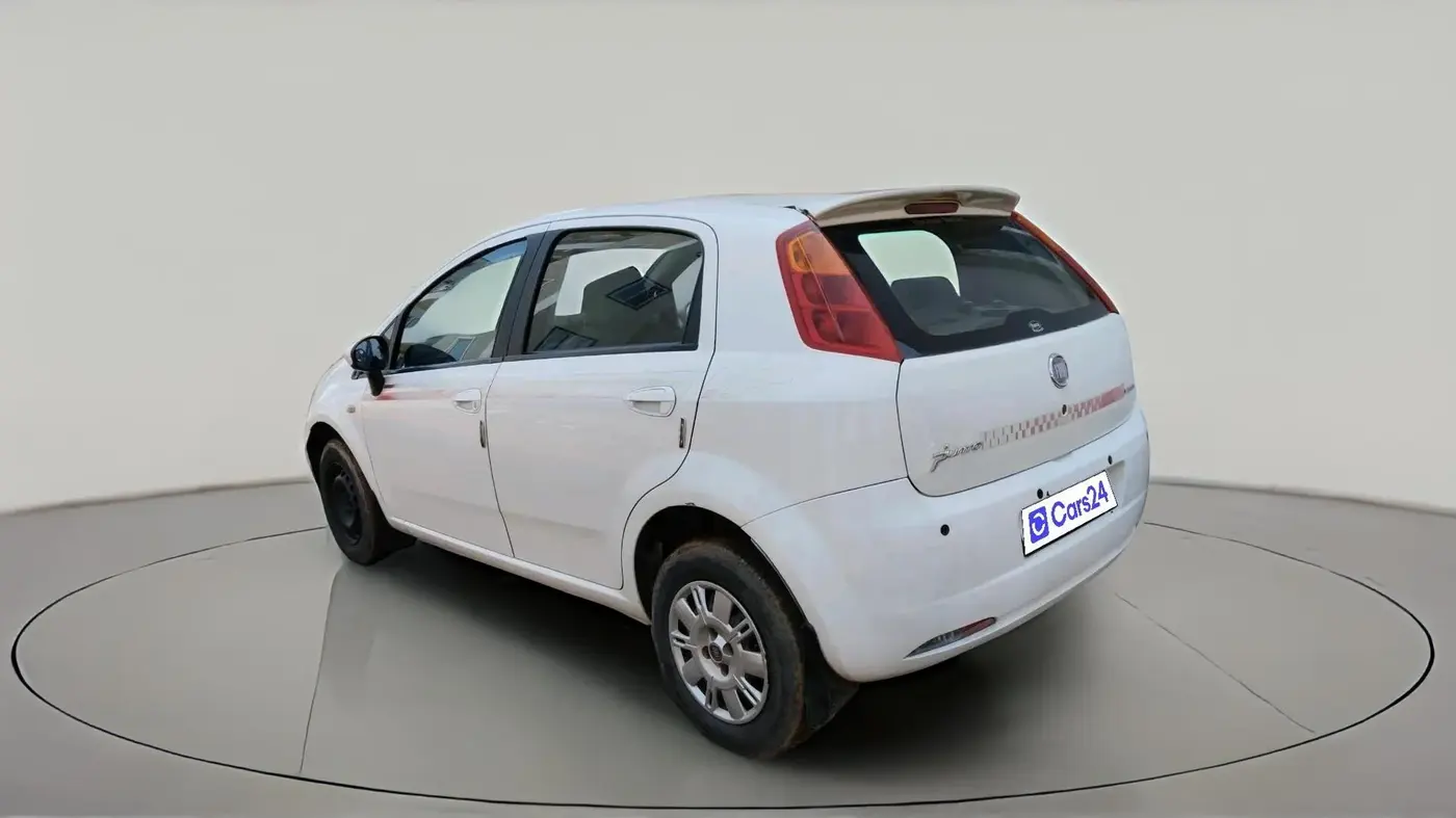 2011 Fiat Grand Punto DYNAMIC 1.3, Diesel, Manual, 1,22,861 km, exterior