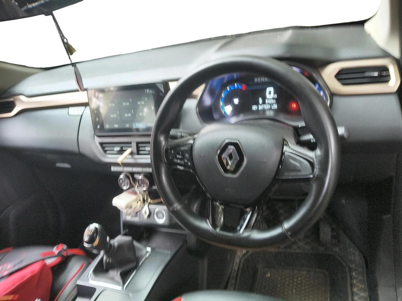 2024 Renault Kiger RXT MT, Petrol, Manual, 8,455 km, interior