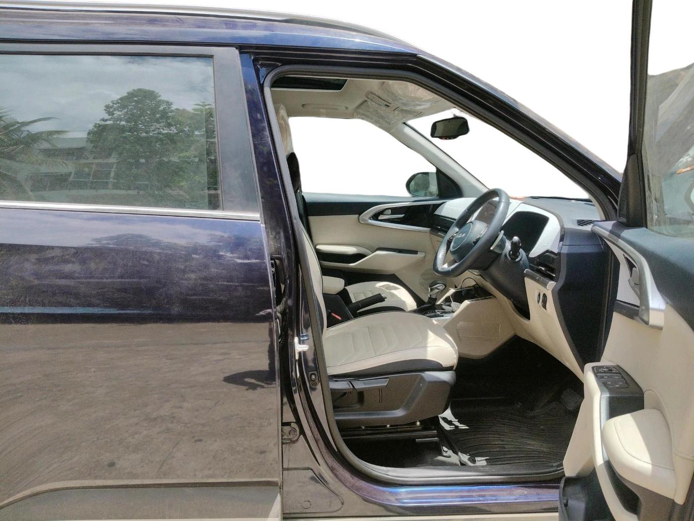 2024 KIA CARENS LUXURY PLUS 1.5 TURBO PETROL DCT 7 STR, Petrol, Automatic, 21,696 km, interior