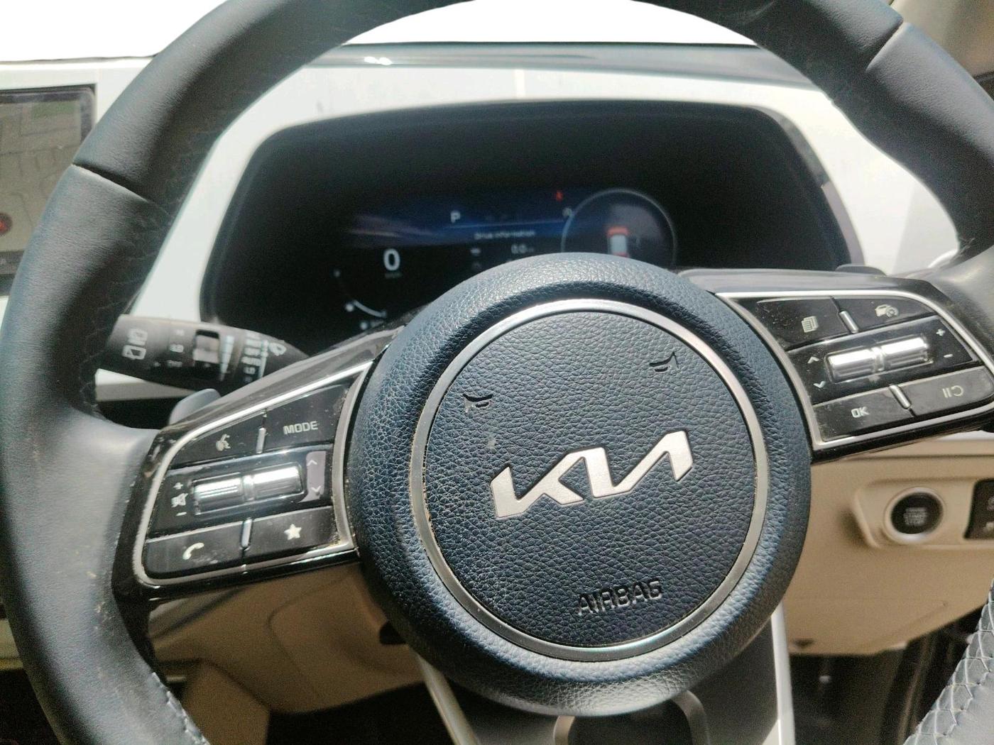2024 KIA CARENS LUXURY PLUS 1.5 TURBO PETROL DCT 7 STR, Petrol, Automatic, 21,696 km, interior