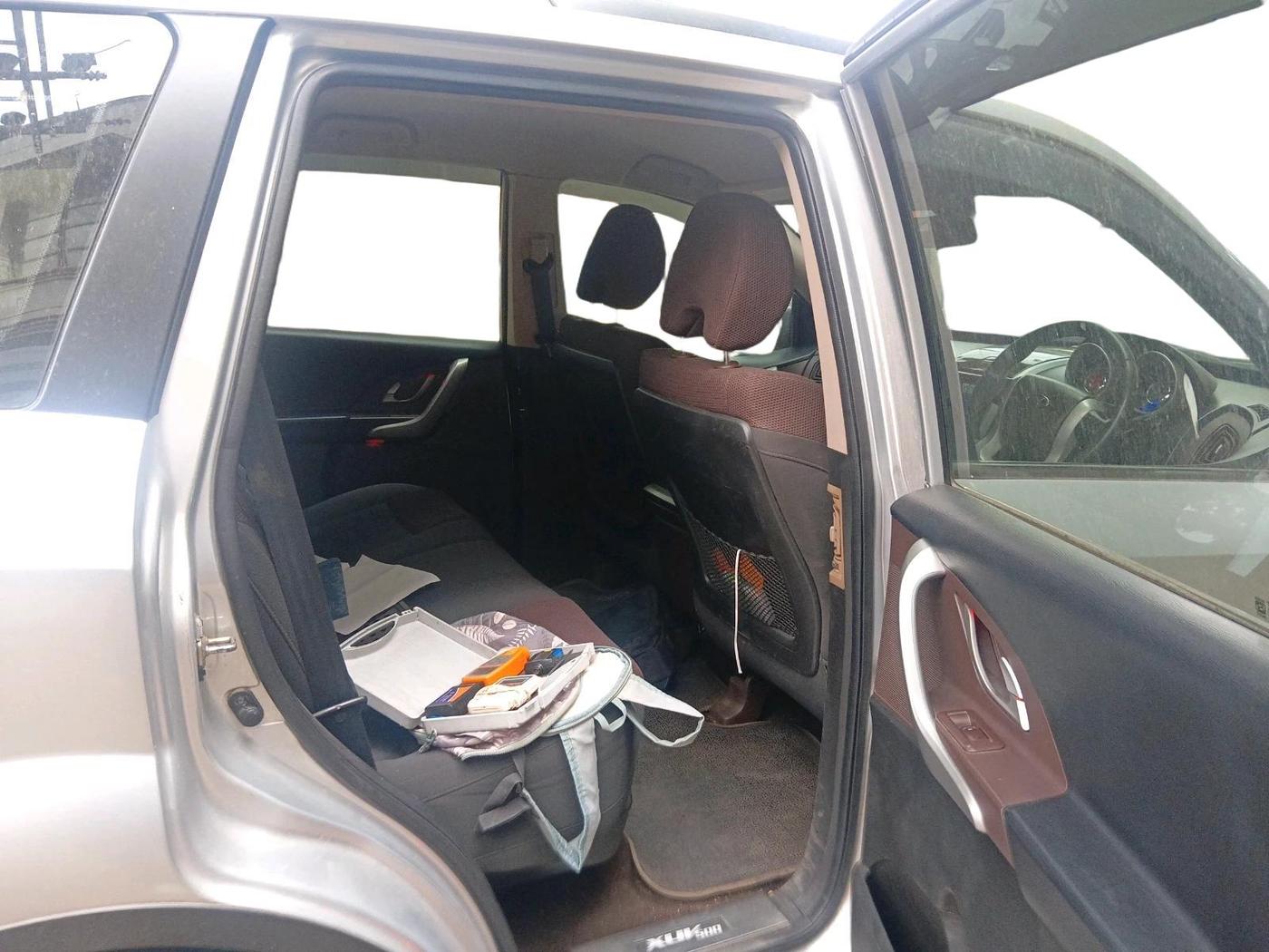 2014 Mahindra XUV500 W6, Diesel, Manual, 1,20,535 km, interior