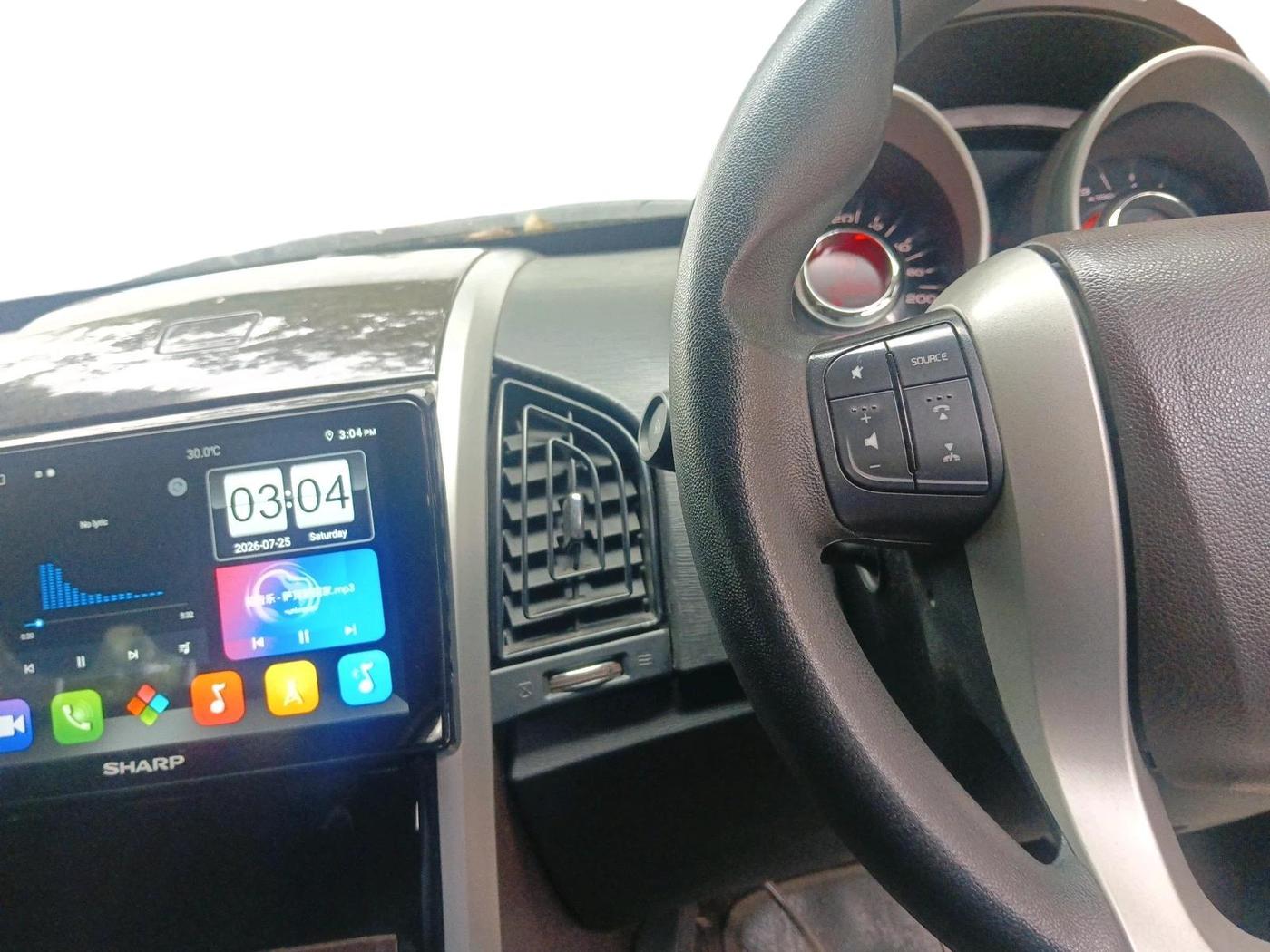 2014 Mahindra XUV500 W6, Diesel, Manual, 1,20,535 km, interior
