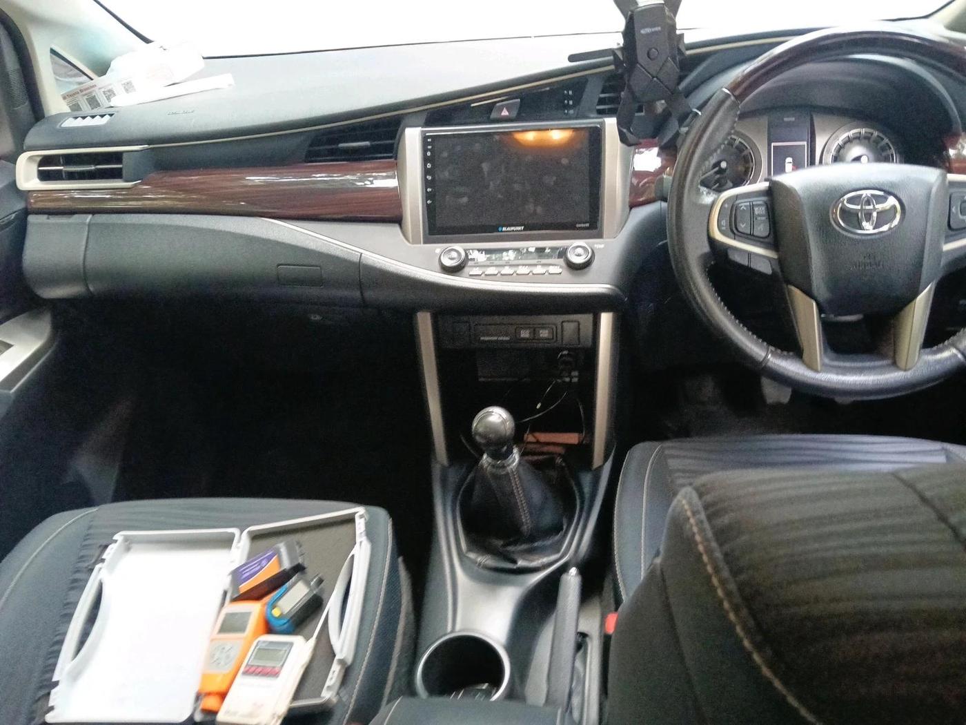 2016 Toyota Innova Crysta 2.7 VX 7 STR, Petrol, Manual, 40,658 km, interior