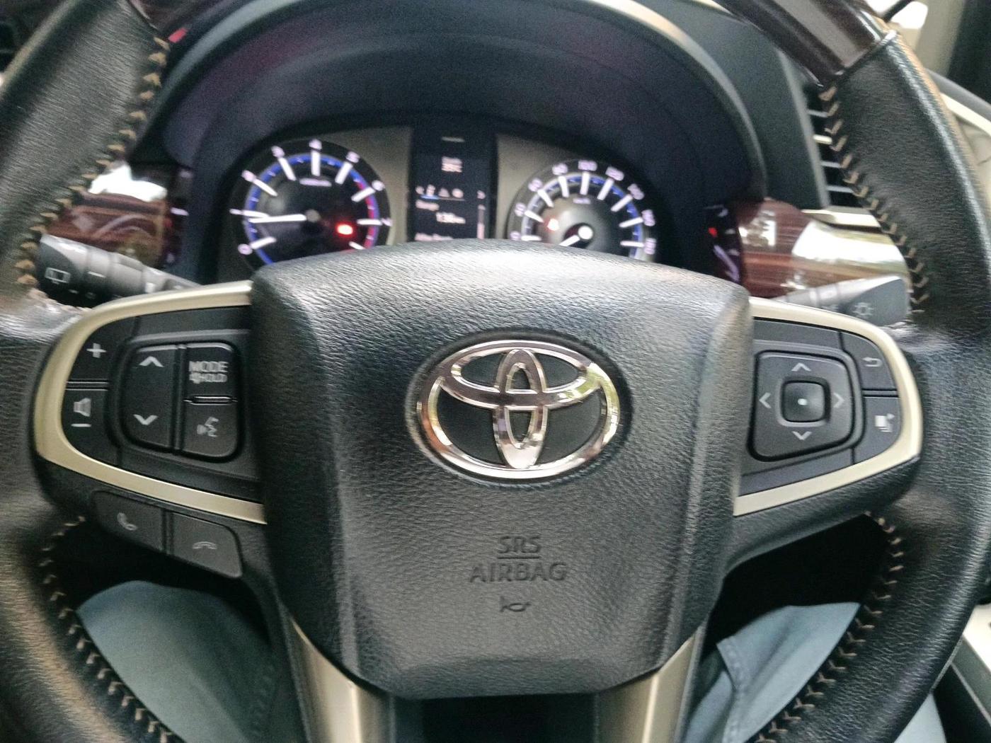 2016 Toyota Innova Crysta 2.7 VX 7 STR, Petrol, Manual, 40,658 km, interior