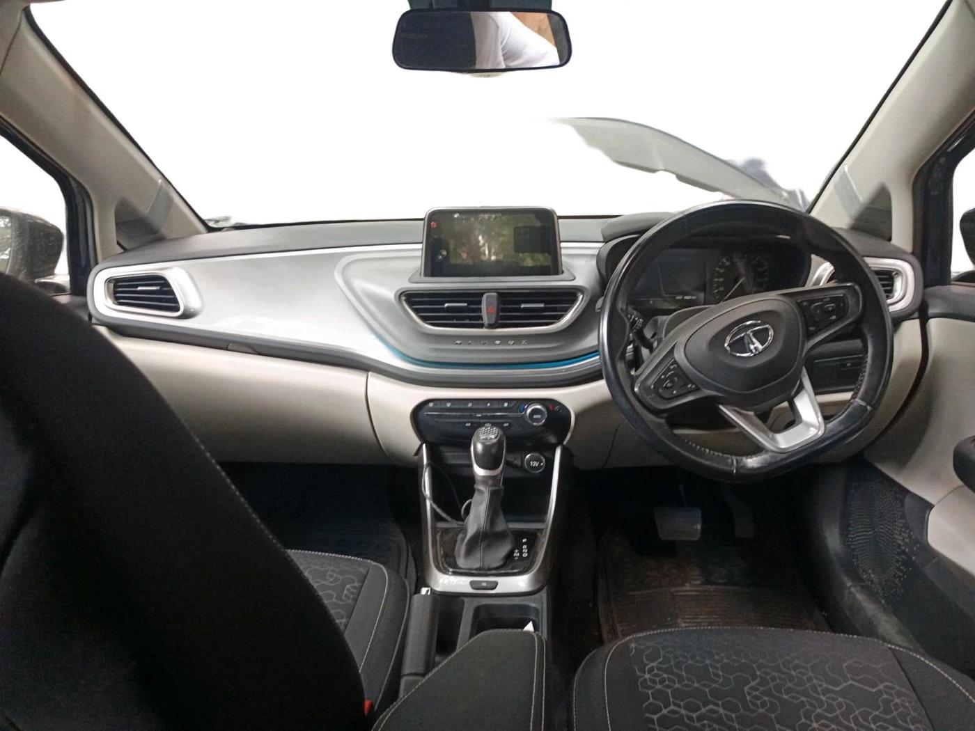 2022 Tata ALTROZ XZA, Petrol, Automatic, 19,627 km, interior