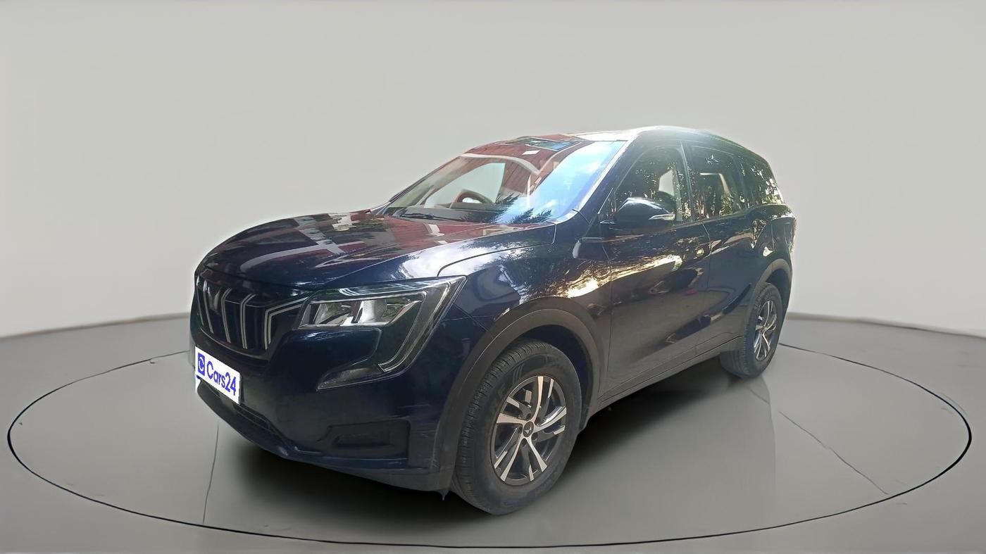 2022 Mahindra XUV700 MX P MT 5 STR, Petrol, Manual, 35,512 km, exterior