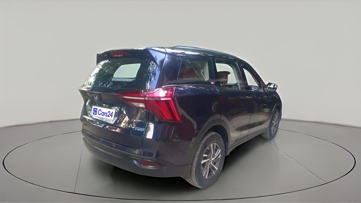 2022 Mahindra XUV700 MX P MT 5 STR, Petrol, Manual, 35,512 km, exterior
