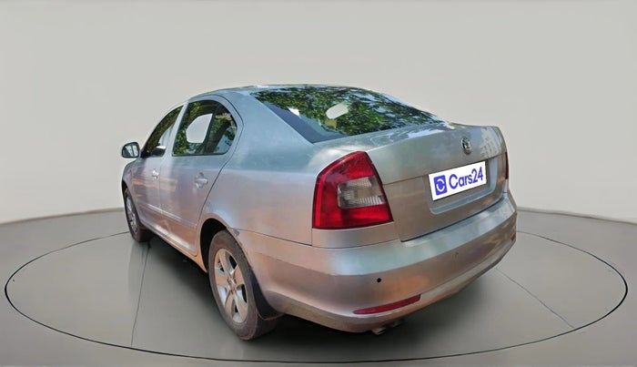 2010 Skoda Laura L&K 2.0 TDI AT, Diesel, Automatic, 1,71,490 km, exterior