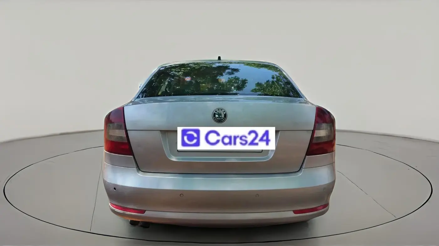 2010 Skoda Laura L&K 2.0 TDI AT, Diesel, Automatic, 1,71,490 km, exterior