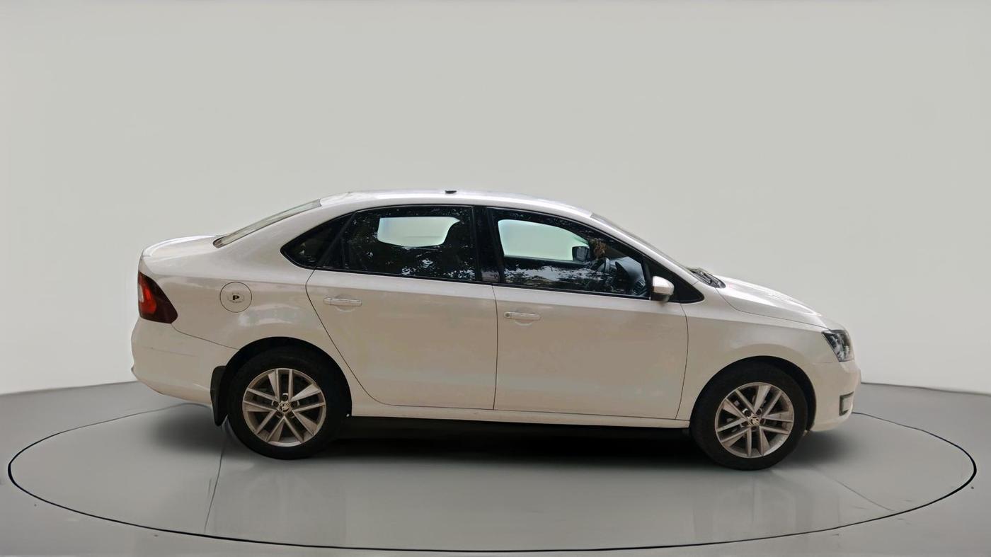 2018 Skoda Rapid STYLE 1.6 MPI, Petrol, Manual, 1,02,228 km, exterior