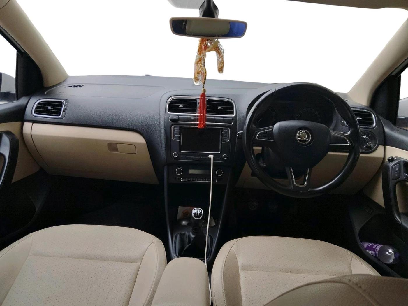 2018 Skoda Rapid STYLE 1.6 MPI, Petrol, Manual, 1,02,228 km, interior