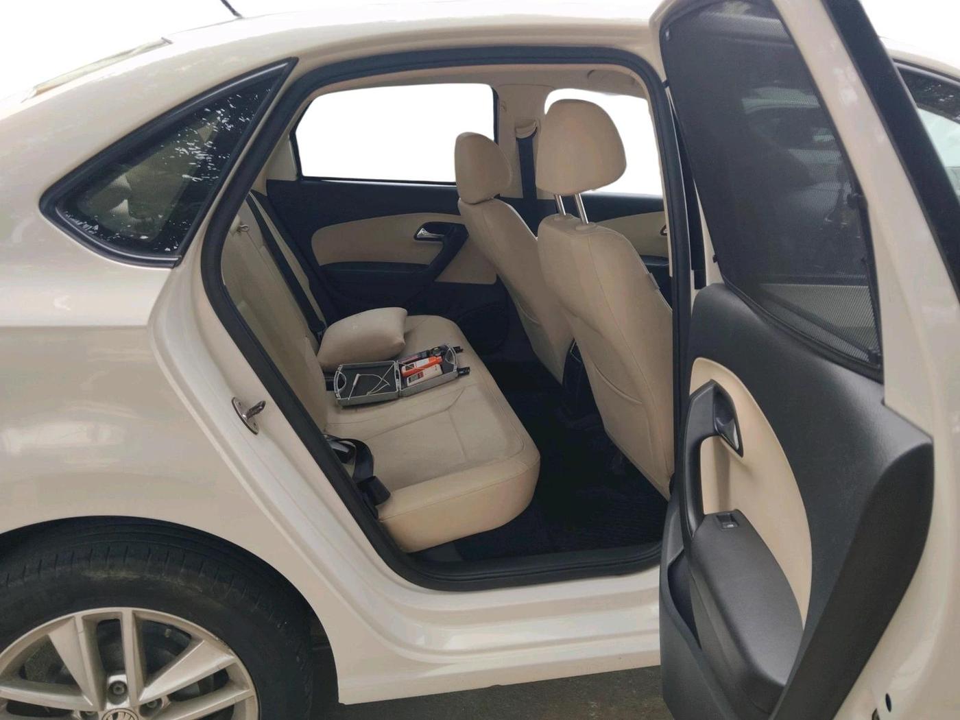 2018 Skoda Rapid STYLE 1.6 MPI, Petrol, Manual, 1,02,228 km, interior