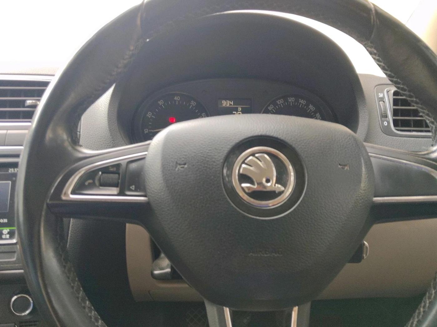 2018 Skoda Rapid STYLE 1.6 MPI, Petrol, Manual, 1,02,228 km, interior