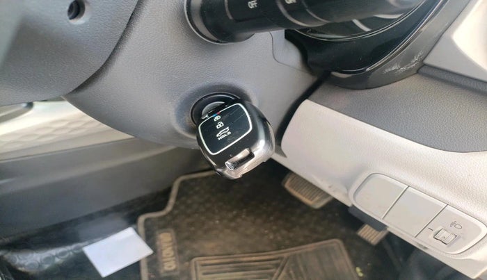 2022 Hyundai GRAND I10 NIOS SPORTZ AMT 1.2 KAPPA VTVT, Petrol, Automatic, 69,549 km, interior