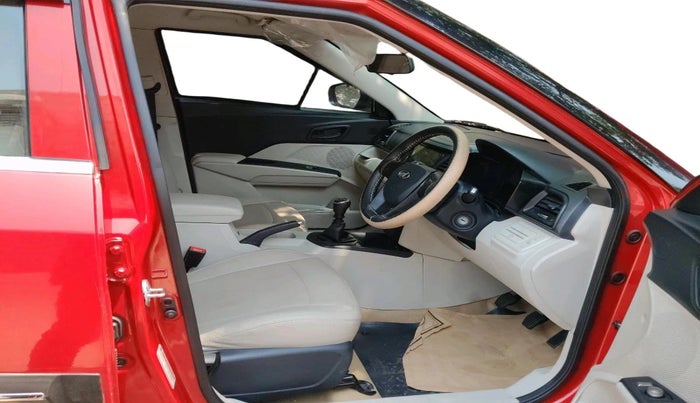2022 Mahindra XUV300 W4 1.2 PETROL, Petrol, Manual, 28,051 km, interior
