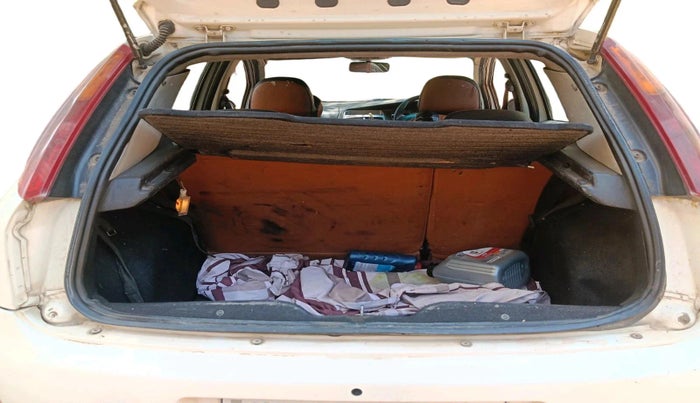 2010 Fiat Grand Punto ACTIVE 1.3, Diesel, Manual, 1,79,846 km, exterior