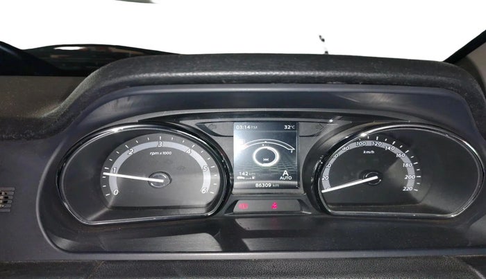 2017 Tata Hexa XT 4X2 7 STR, Diesel, Manual, 86,309 km, interior