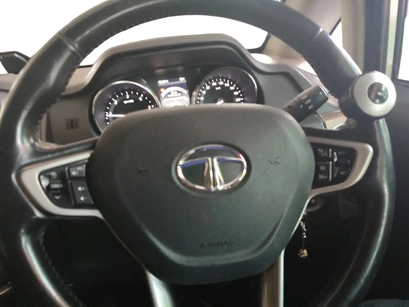 2017 Tata Hexa XT 4X2 7 STR, Diesel, Manual, 86,309 km, interior