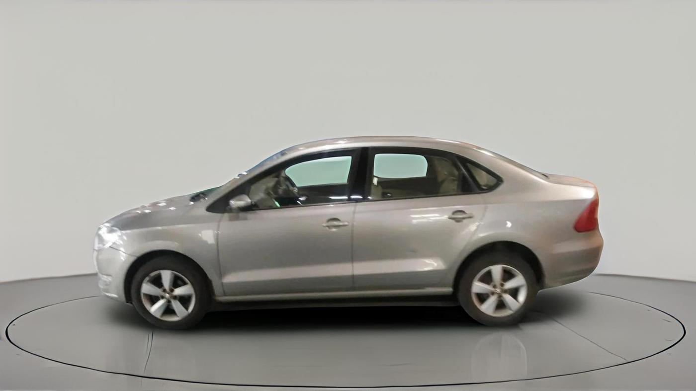 2016 Skoda Rapid AMBITION 1.6 MPI MT, Petrol, Manual, 79,805 km, exterior