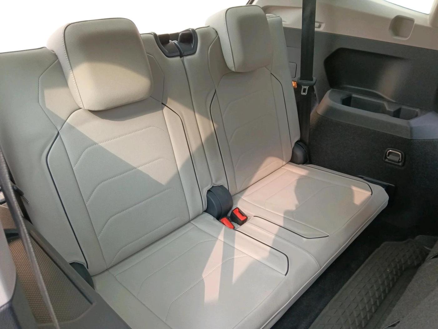 2019 Volkswagen TIGUAN ALL SPACE 2.0 TSI, Petrol, Automatic, 1,70,000 km, interior