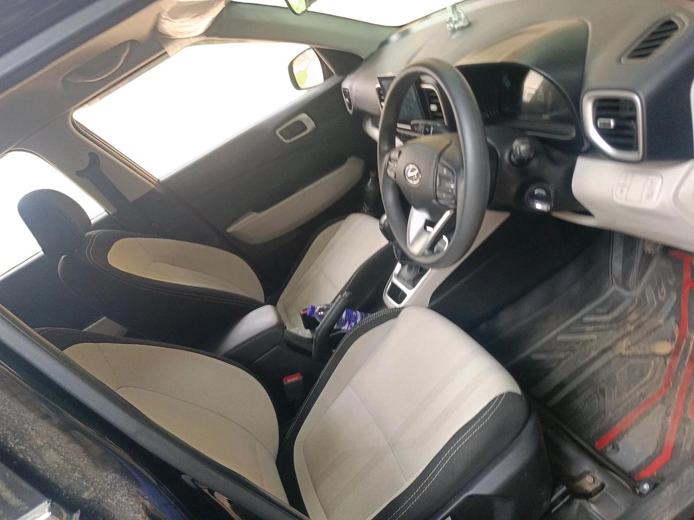 2023 Hyundai VENUE S(O) 1.2, Petrol, Manual, 21,963 km, interior