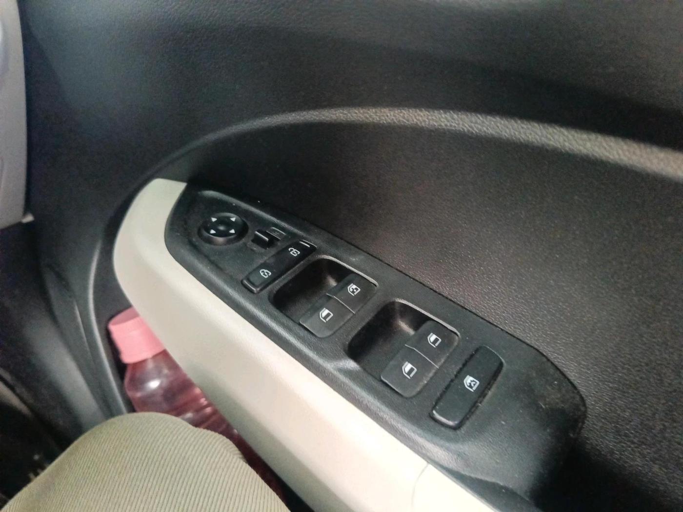 2023 Hyundai VENUE S(O) 1.2, Petrol, Manual, 21,963 km, interior