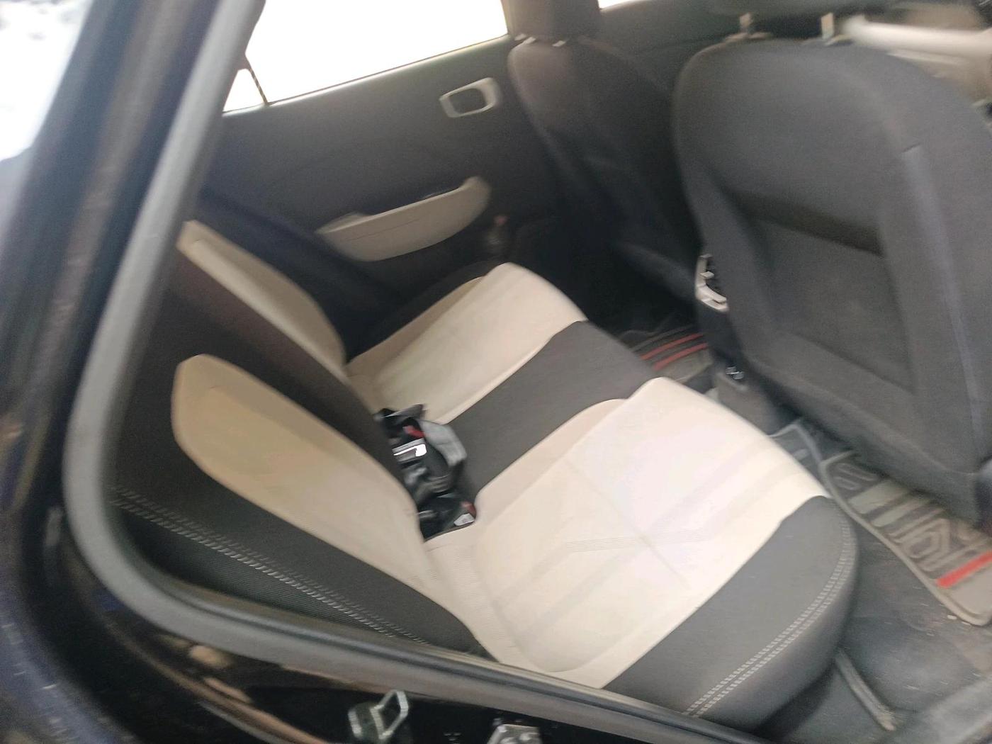 2023 Hyundai VENUE S(O) 1.2, Petrol, Manual, 21,963 km, interior