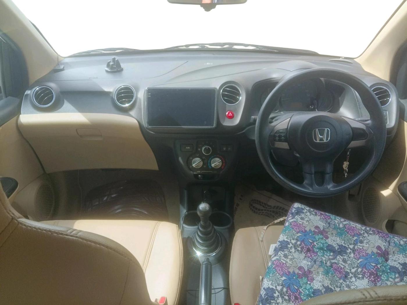 2015 Honda Amaze 1.5L I-DTEC VX, Diesel, Manual, 1,57,240 km, interior