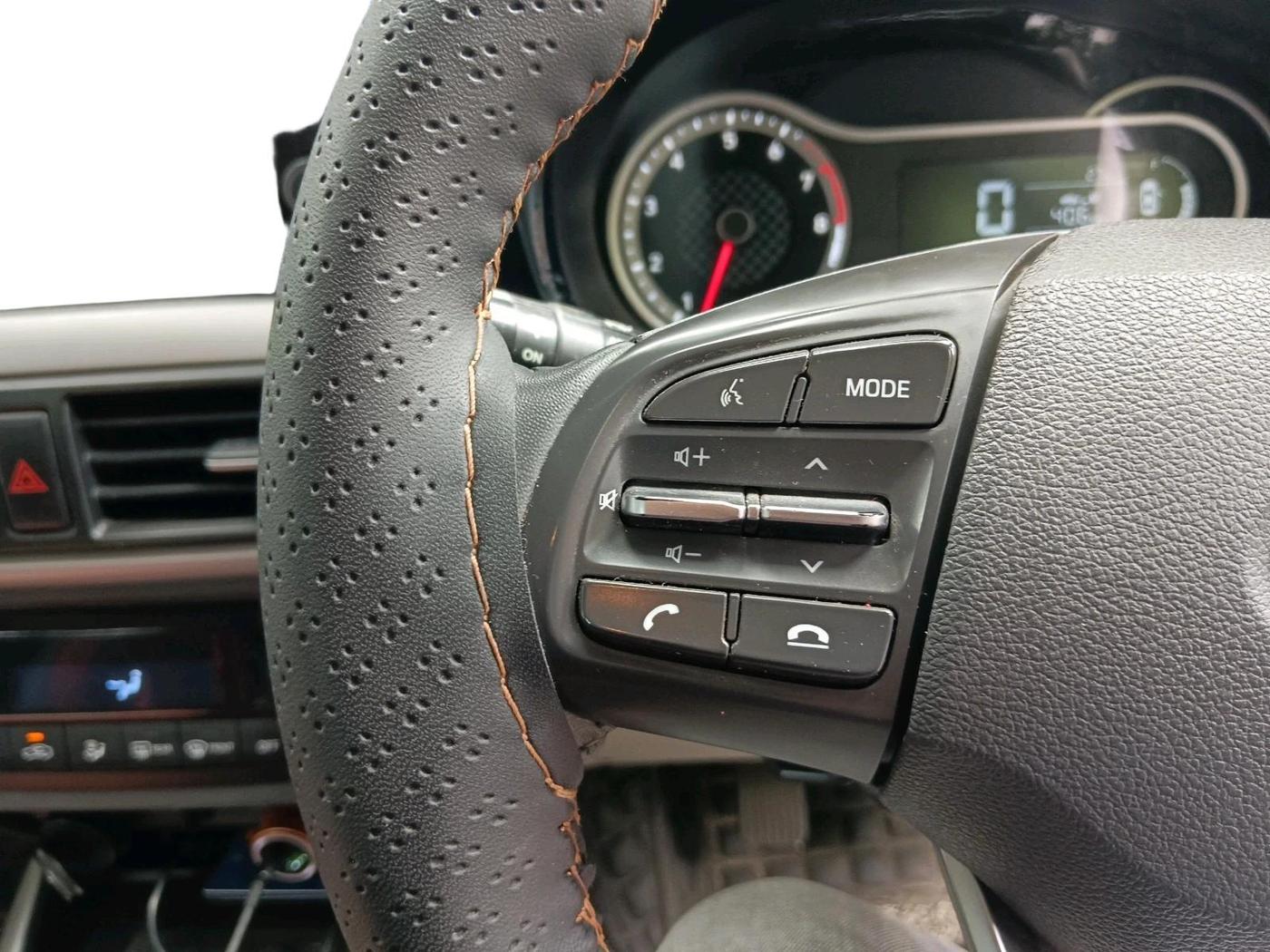 2022 Hyundai GRAND I10 NIOS ASTA 1.2 KAPPA VTVT, Petrol, Manual, 62,145 km, interior