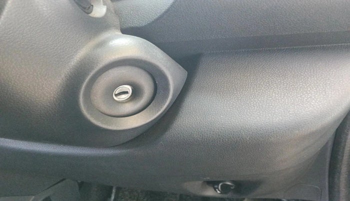 2015 Renault Kwid RXL, Petrol, Manual, 62,726 km, interior