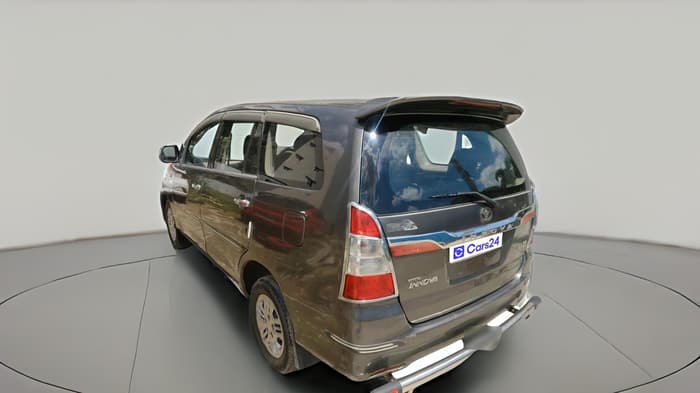 2011 Toyota Innova 2.5 G4 7 STR, Diesel, Manual, 2,22,062 km, exterior