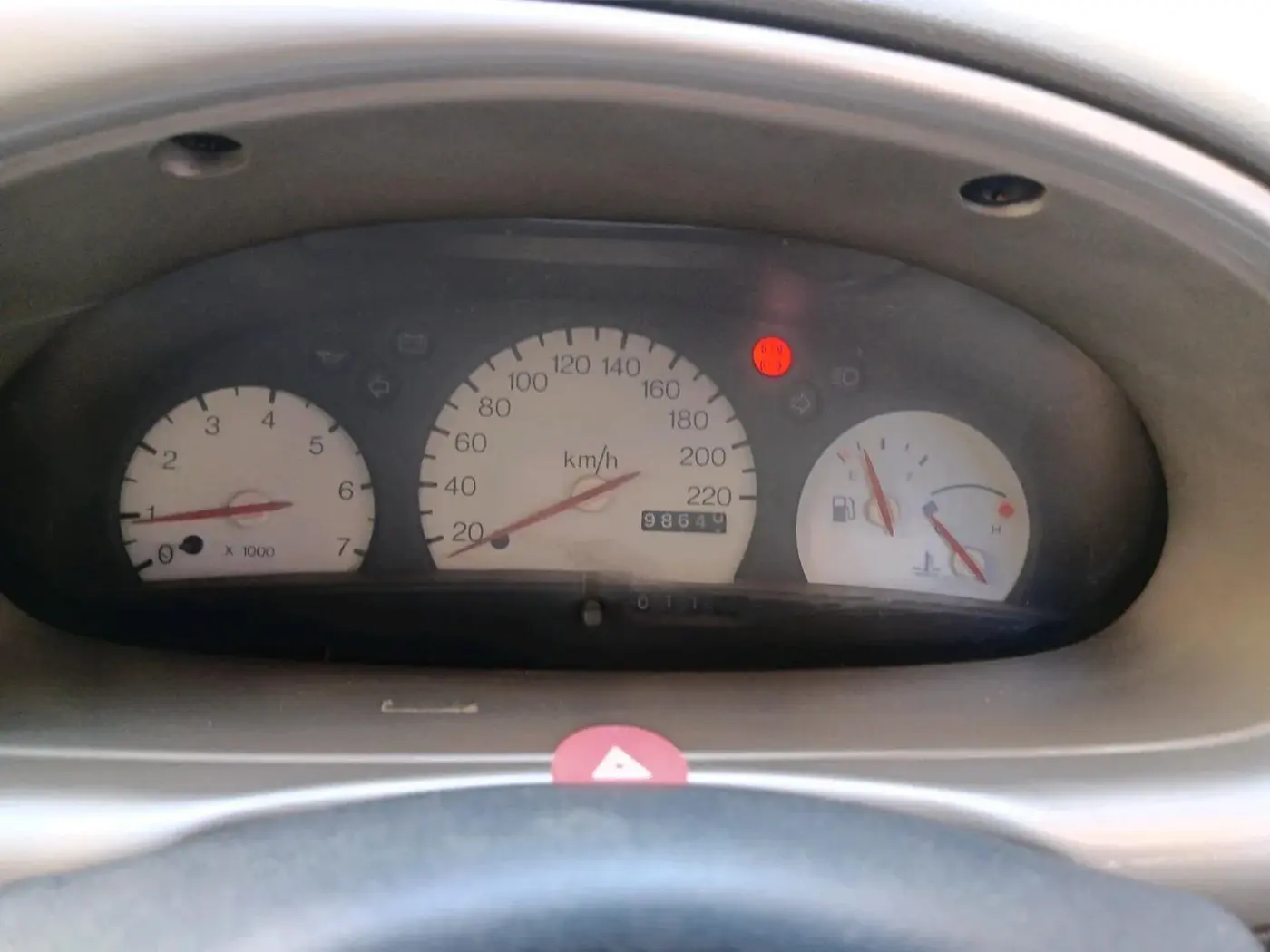 2003 Ford Ikon 1.3 FLAIR PETROL, Petrol, Manual, 98,640 km, interior