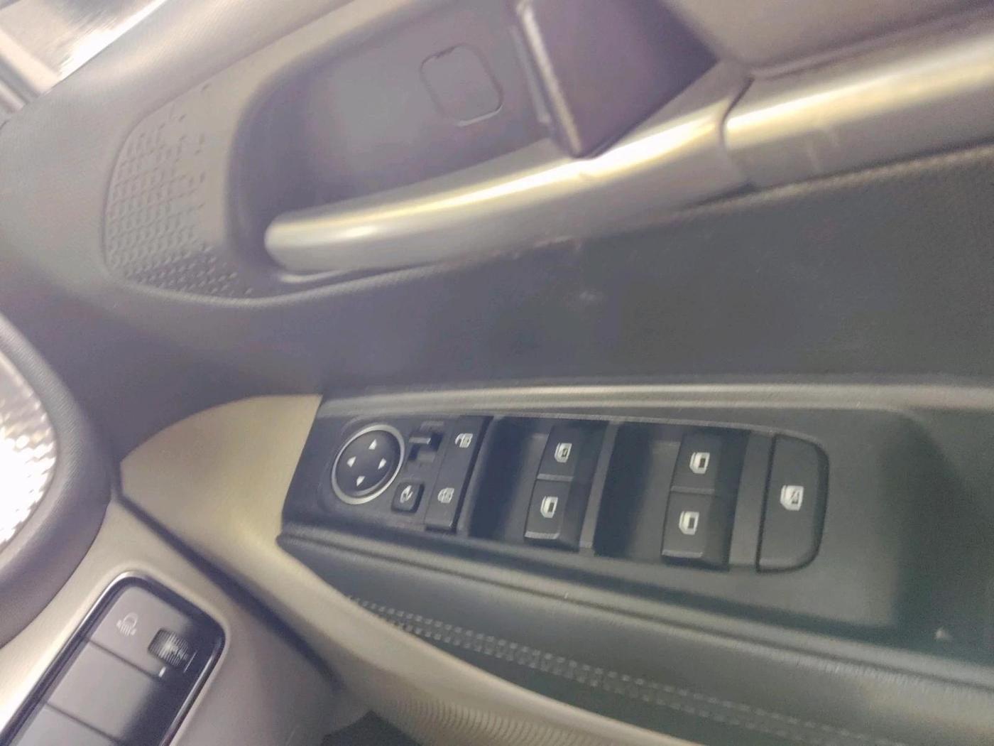2020 KIA SONET HTX 1.0 IMT, Petrol, Manual, 50,784 km, interior