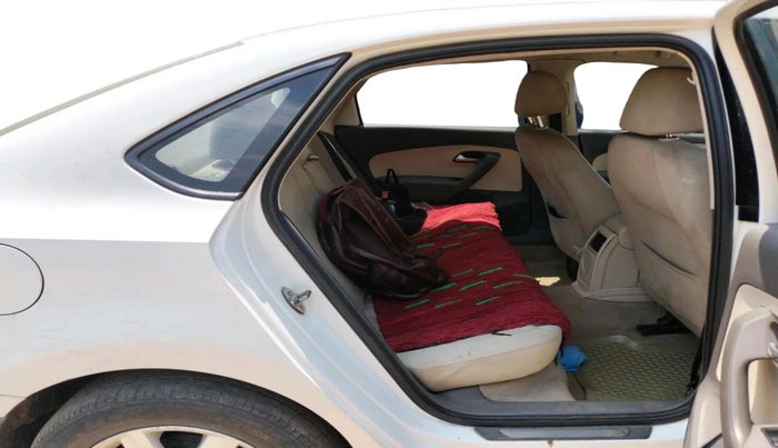 2011 Volkswagen Vento COMFORTLINE DIESEL 1.6, Diesel, Manual, 1,31,244 km, interior