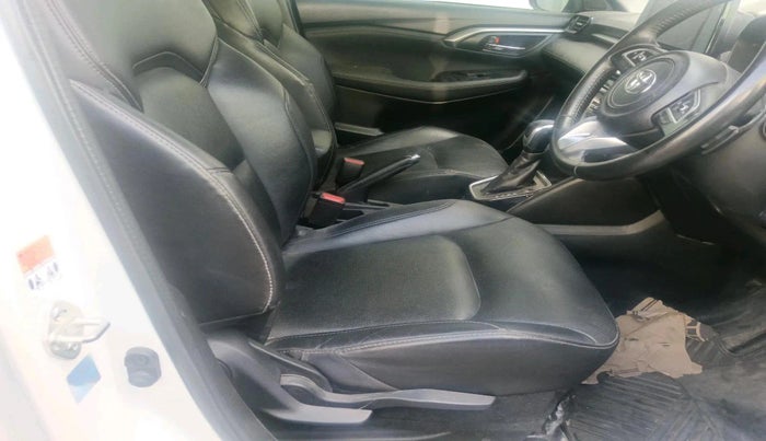 2022 Toyota URBAN CRUISER HYRYDER V AT NEO DRIVE, Petrol, Automatic, 33,782 km, interior