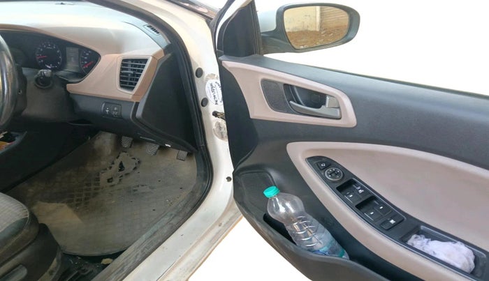 2018 Hyundai Elite i20 ASTA 1.2 (O), Petrol, Manual, 1,40,842 km, interior