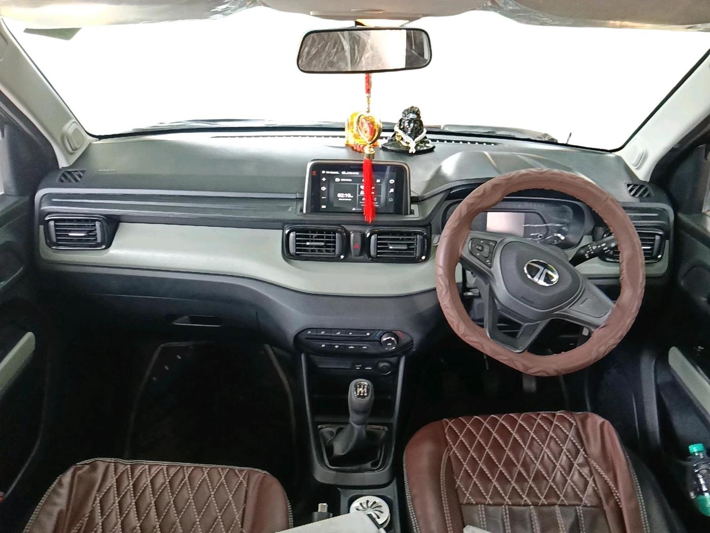 2025 Tata PUNCH Adventure Plus iCNG, CNG, Manual, 4,698 km, interior