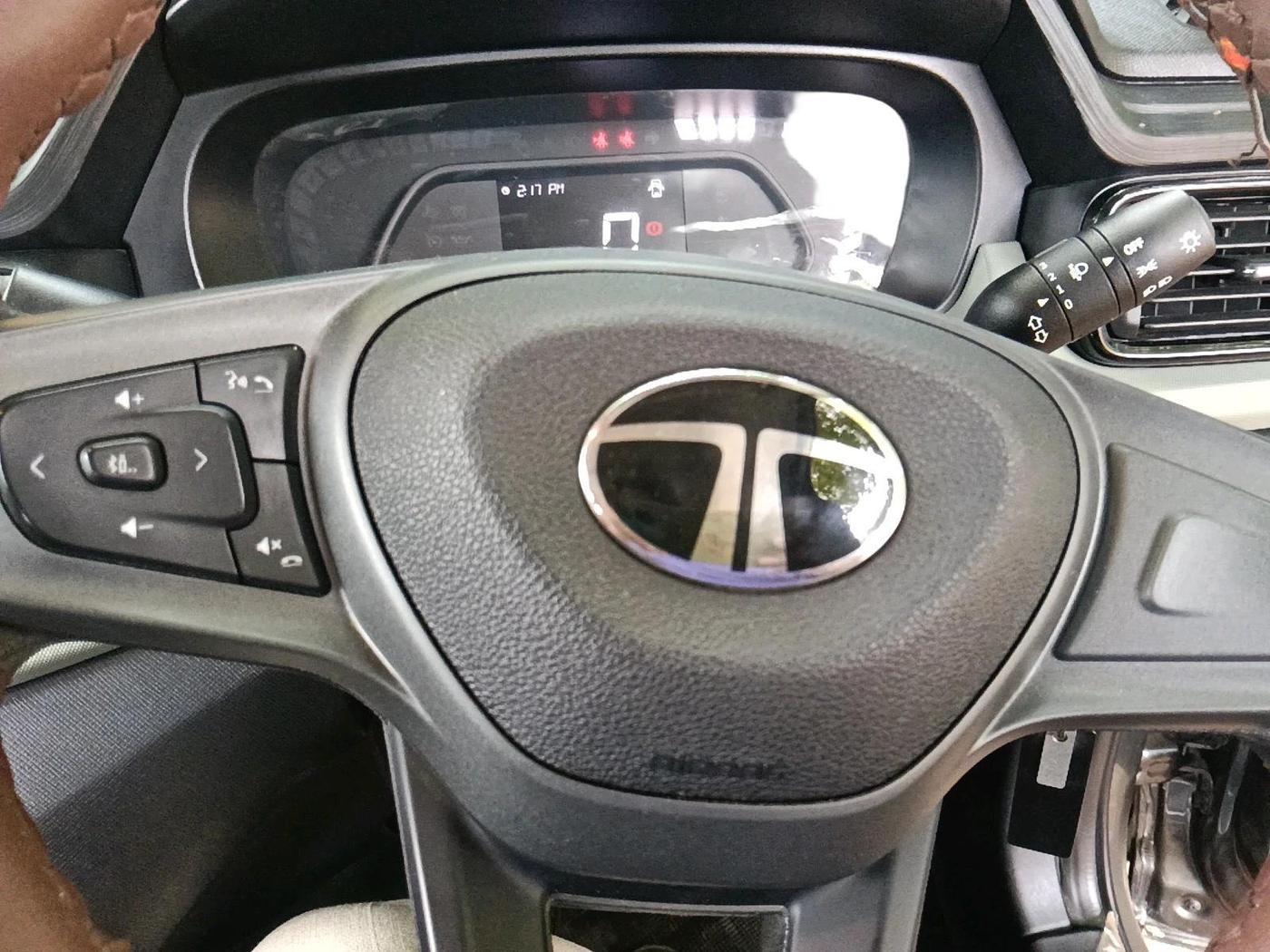 2025 Tata PUNCH Adventure Plus iCNG, CNG, Manual, 4,698 km, interior