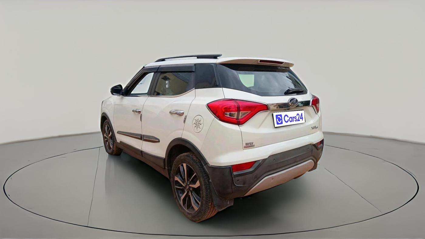 2020 Mahindra XUV300 W8 (O) 1.5 DIESEL AMT, Diesel, Automatic, 1,19,704 km, exterior